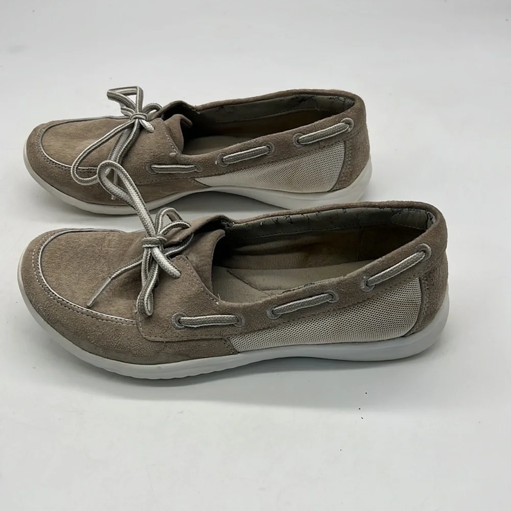 Clarks Beige Suede and Mesh Fabric Slip on Boat Shoes size 6.5